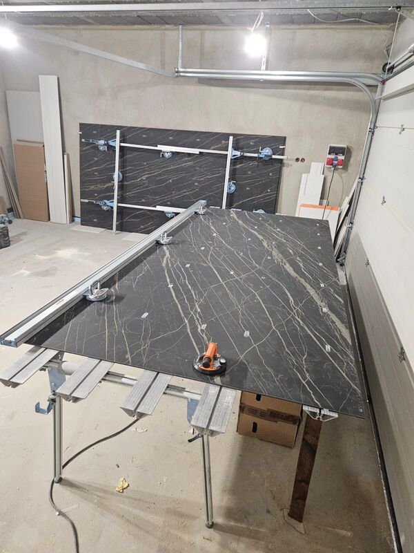 DTM Glazurnik - Płytki wielkiego formatu i wyroby