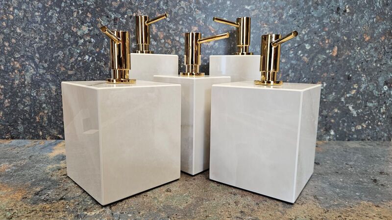 Kuchnia wykończona płytkami DTM – dokładne glazurnictwo i nowoczesny design